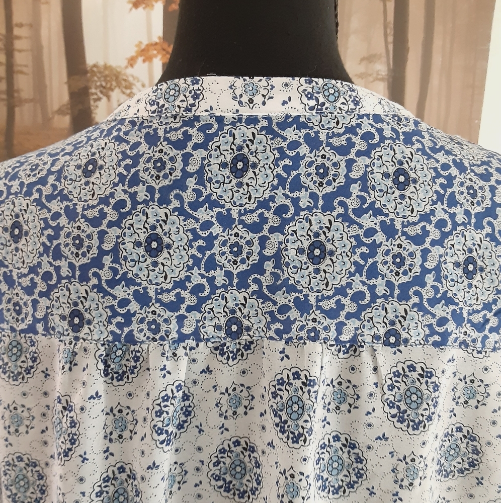 Forever 21 Pleated Floral Blouse - Picture 5 of 8